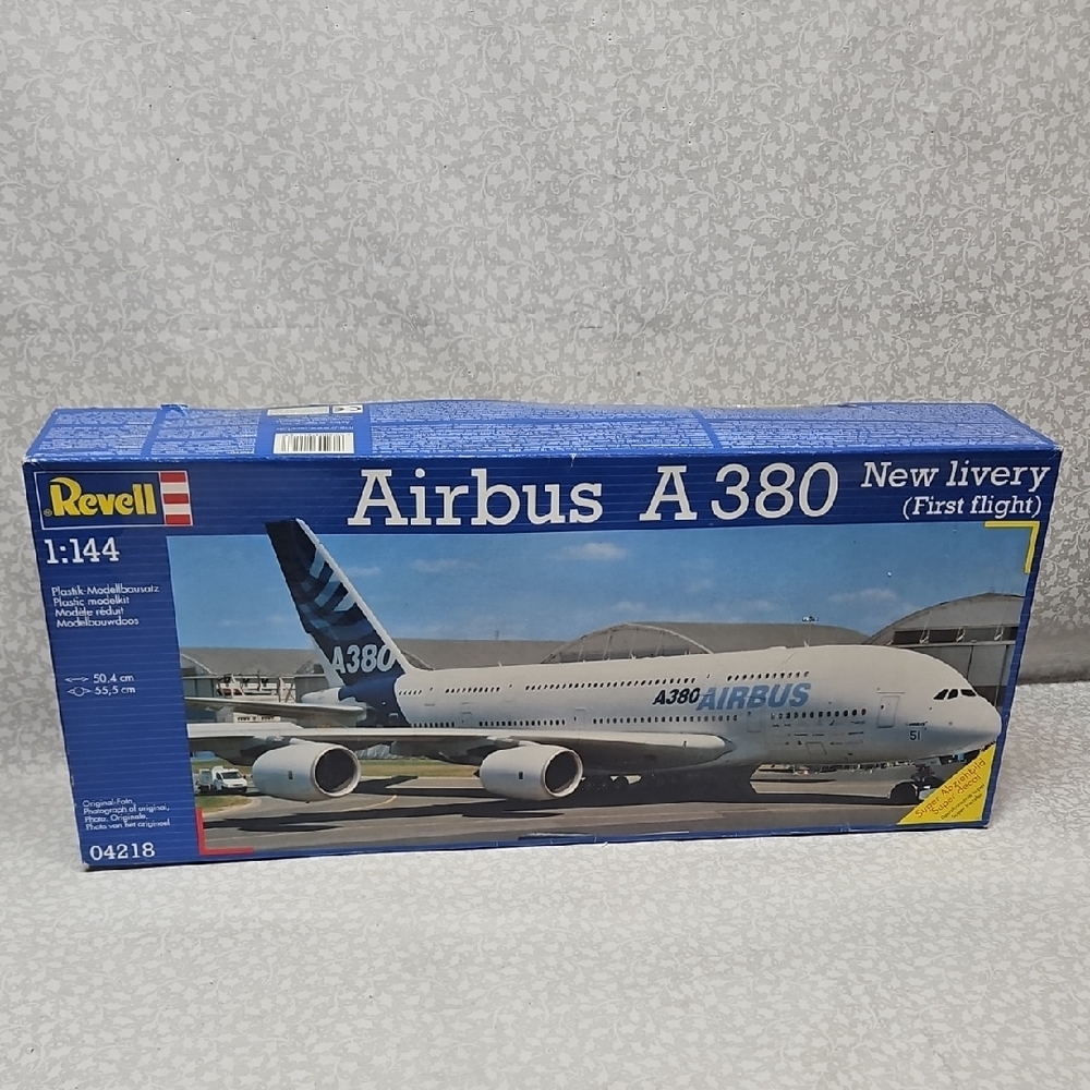 2005 Revell Airbus A380 New Livery Model Kit 04218 1:144 Scale Used Parts